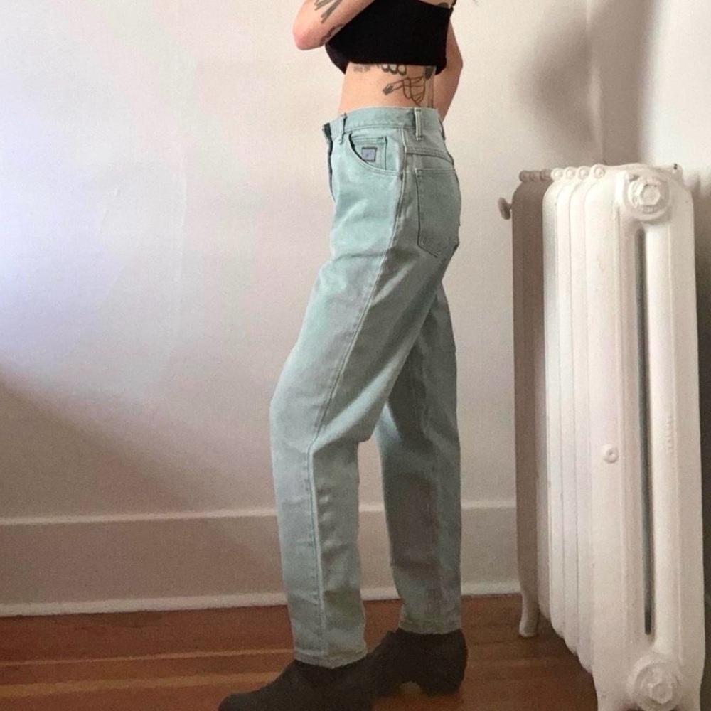 (rare) Wrangler Vintage High Waisted Mom Jeans (pale mint) - Picture 4 of 5